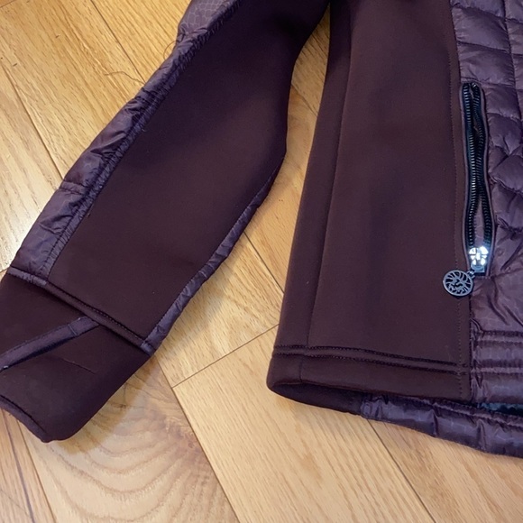 Anne Klein Puffer Jacket w/ Stretch Panels, removable faux fur hood, EUC, size L - Picture 6 of 10